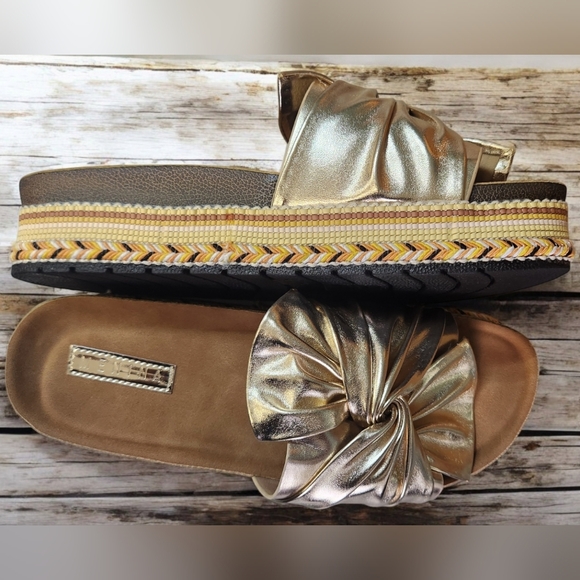 Fashion Sandals With Bow Design Color Gold Size 7 - Picture 6 of 6